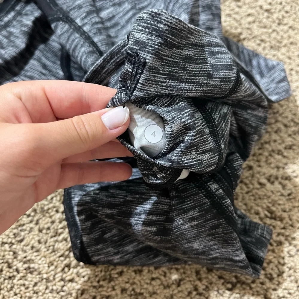 Lululemon women’s capris